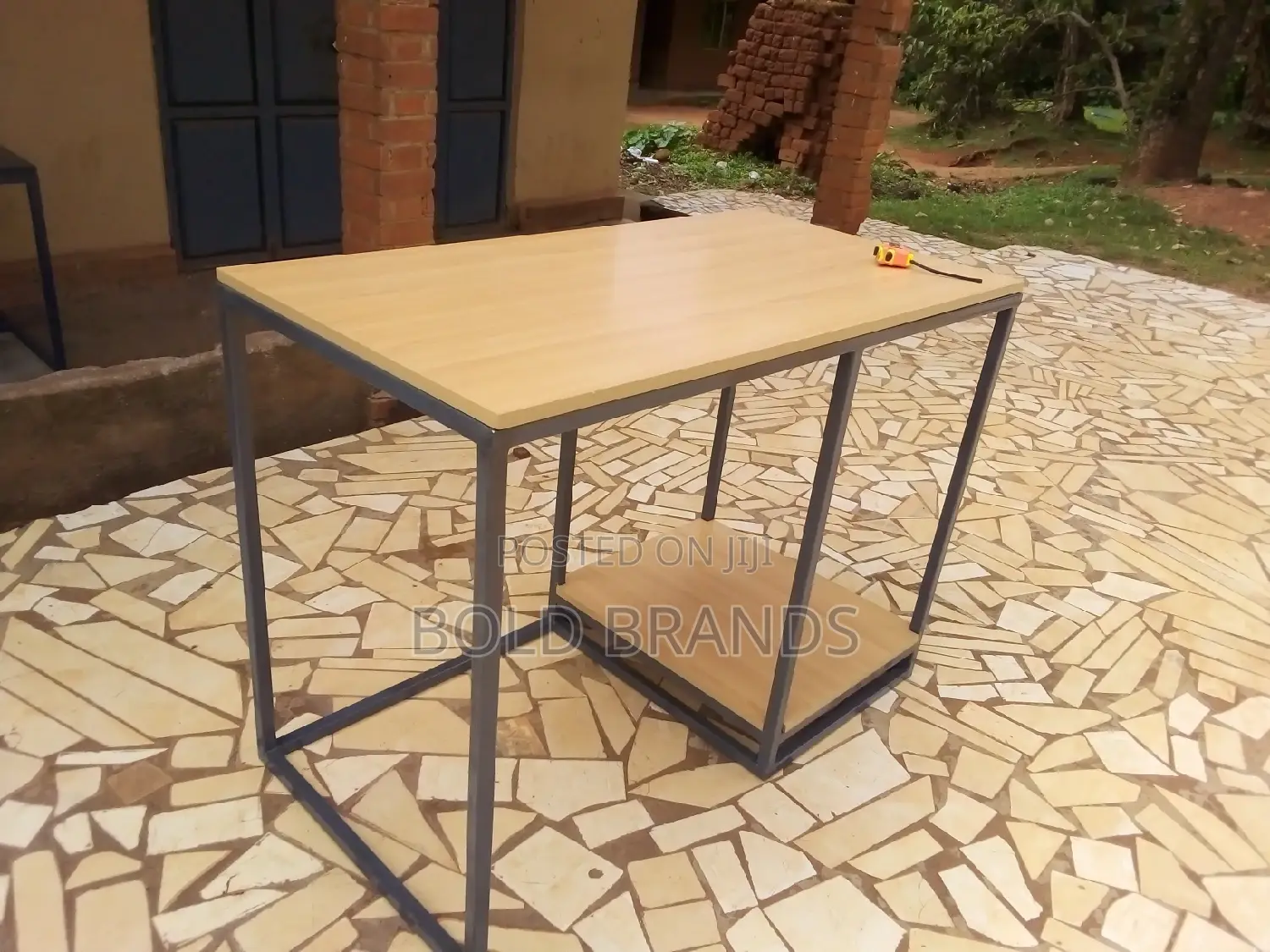 Serving Table