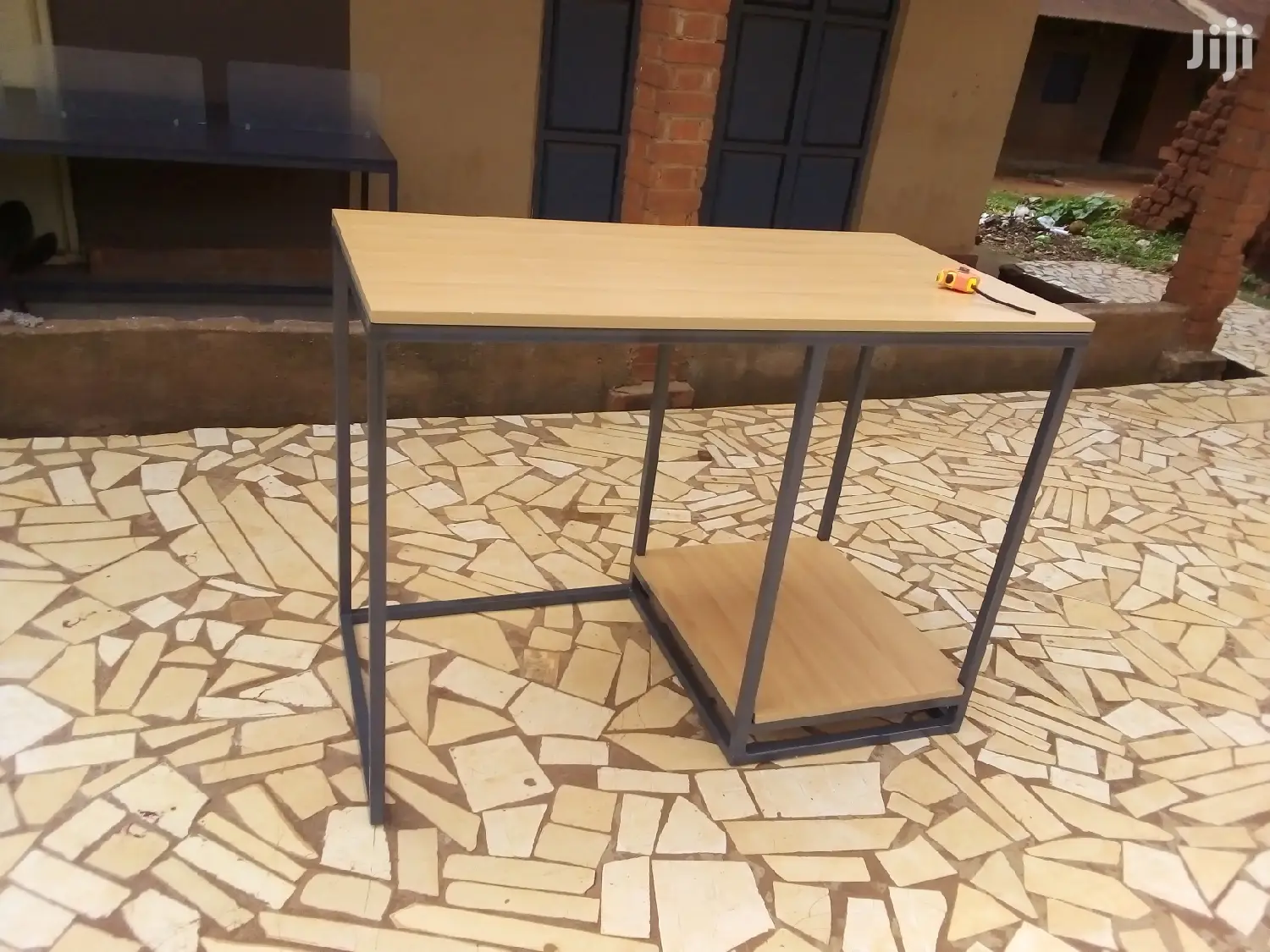 Serving Table