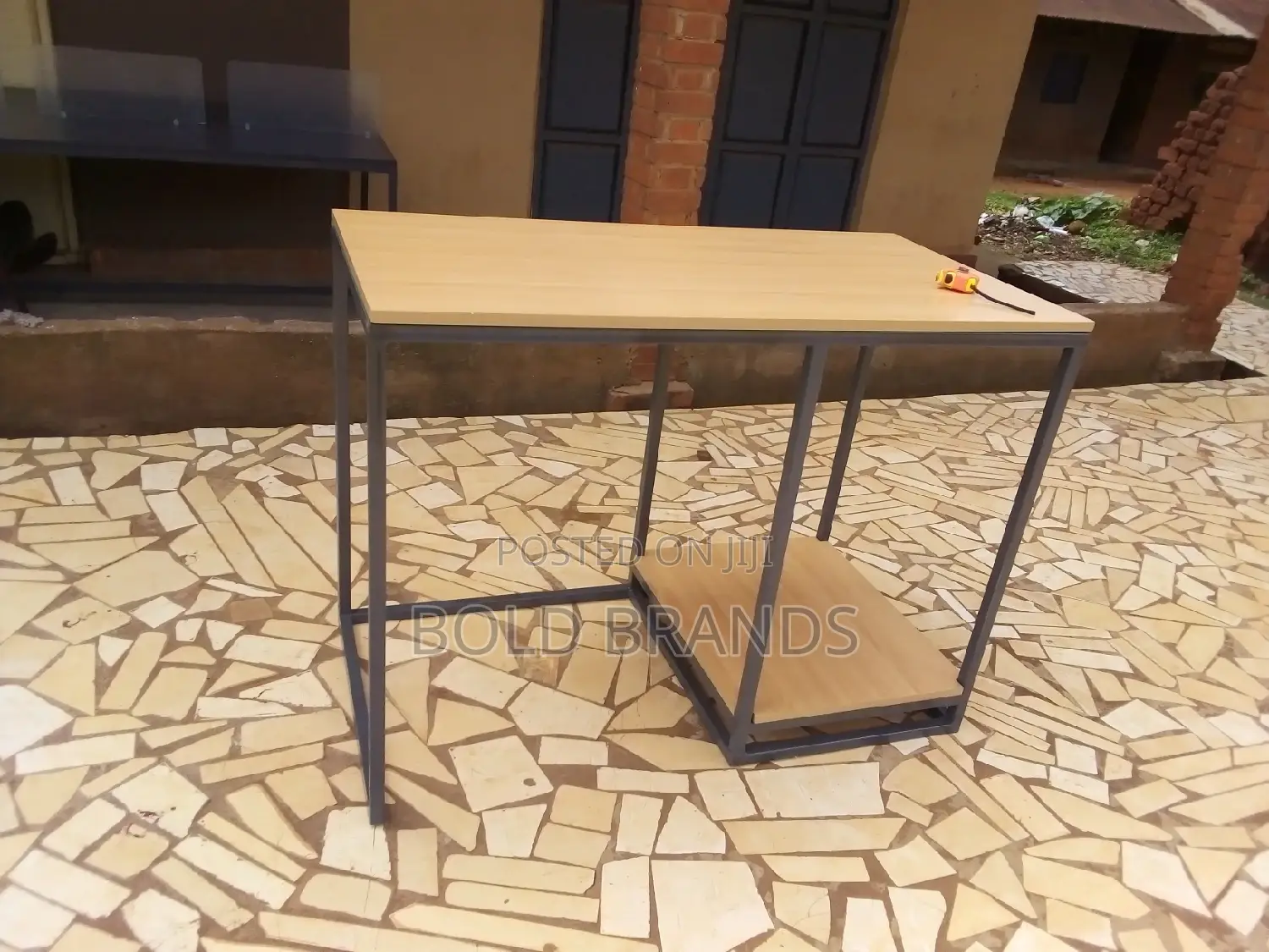 Serving Table