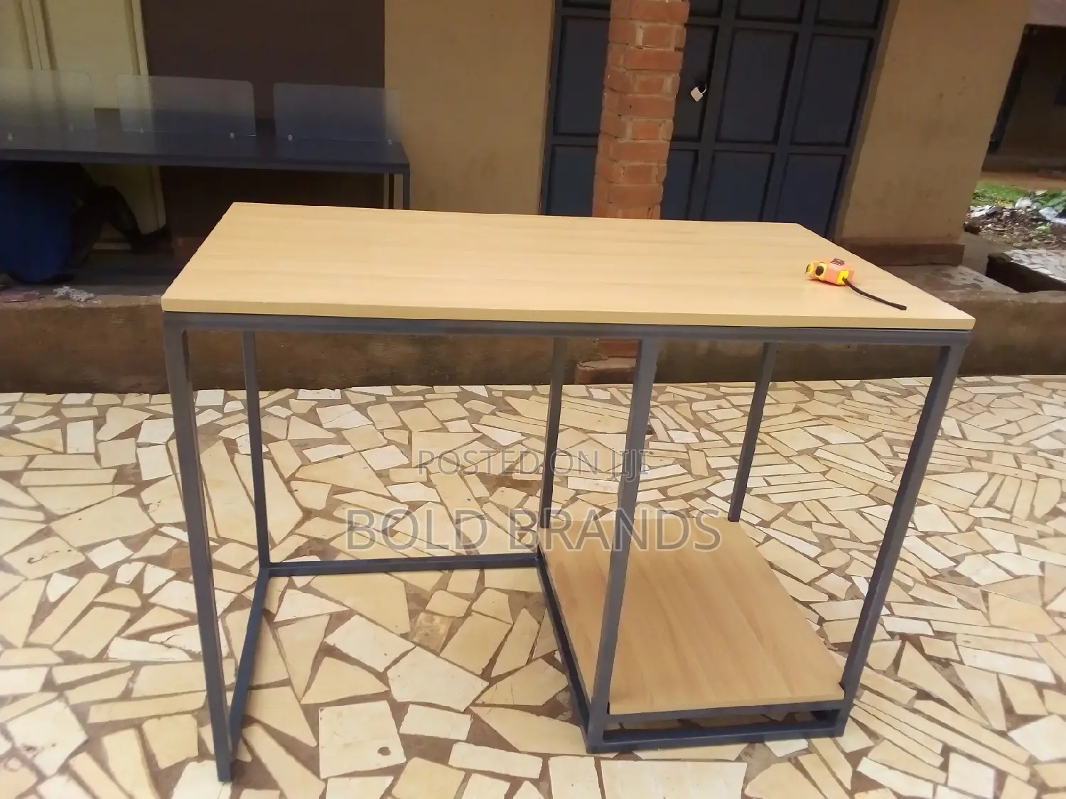Serving Table