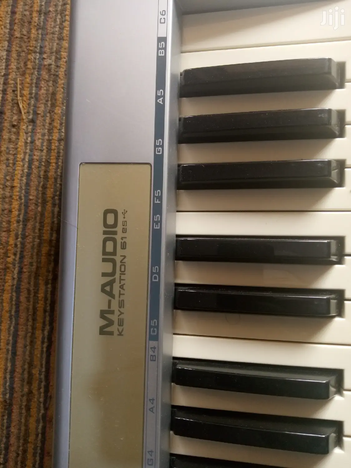 M AUDIO With 61keys