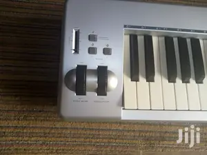M AUDIO With 61keys