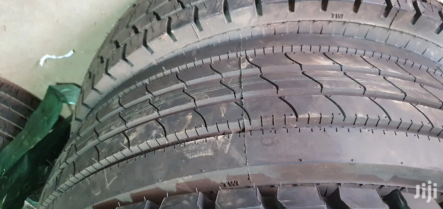 265/70r19.5 Constancy
