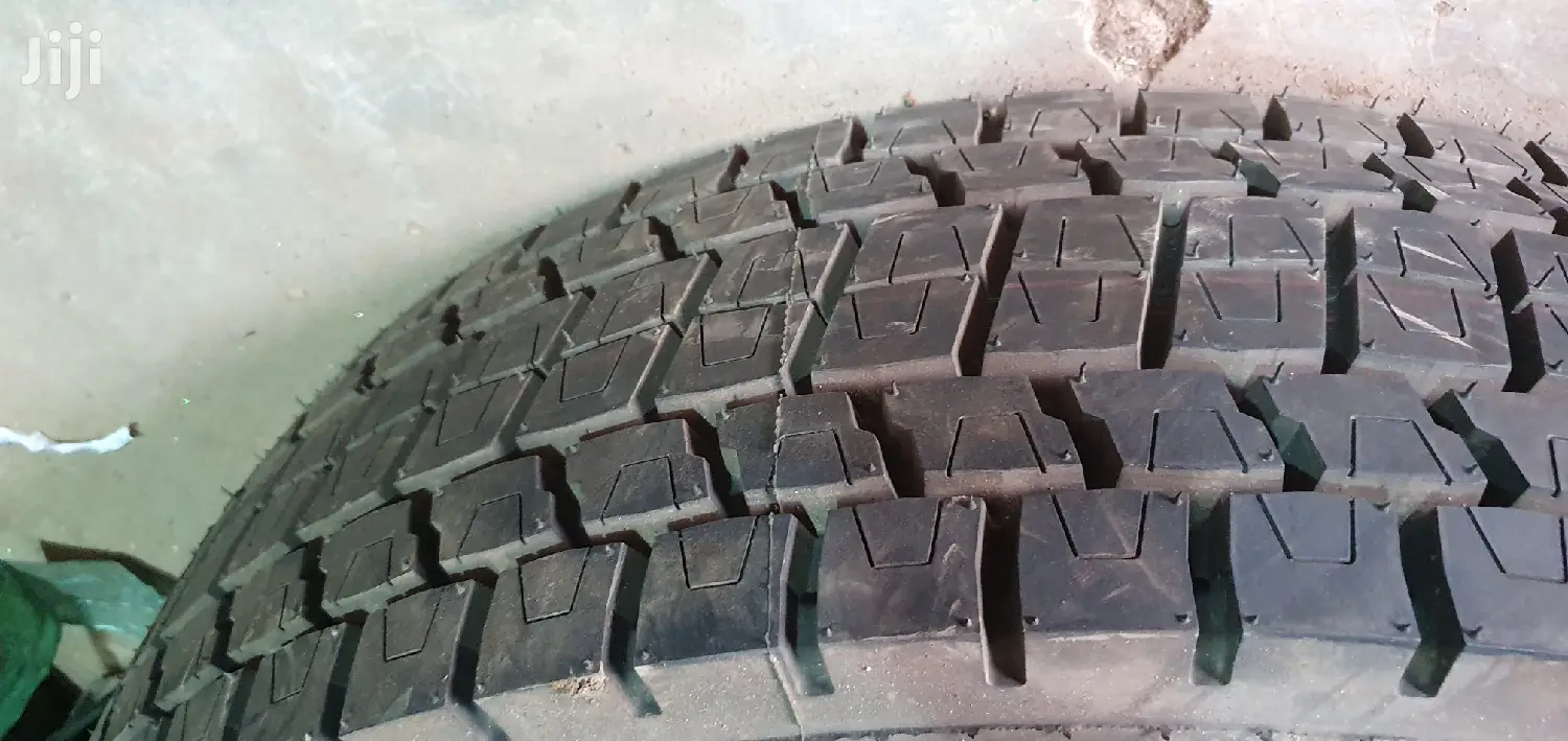 265/70r19.5 Constancy