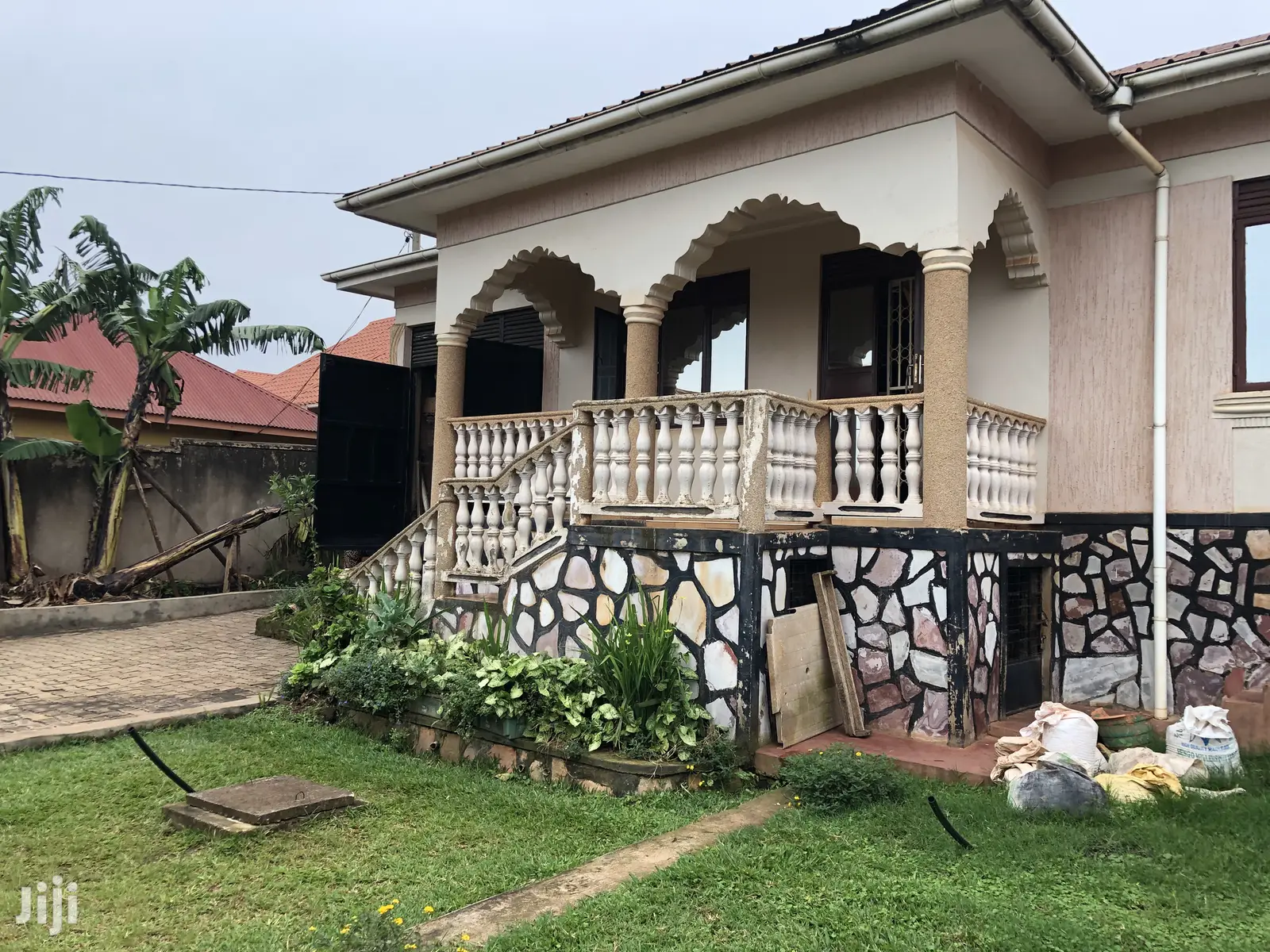 Kira Mamerito Road Tarmac Access Home on Sell