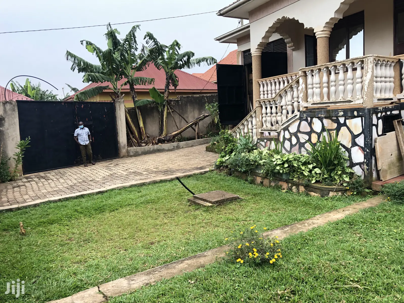 Kira Mamerito Road Tarmac Access Home on Sell