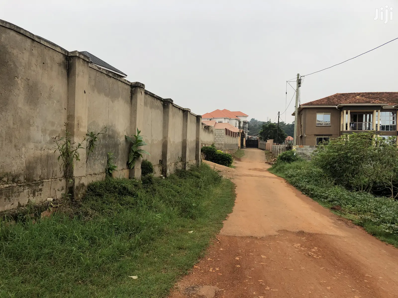 Kira Mamerito Road Tarmac Access Home on Sell