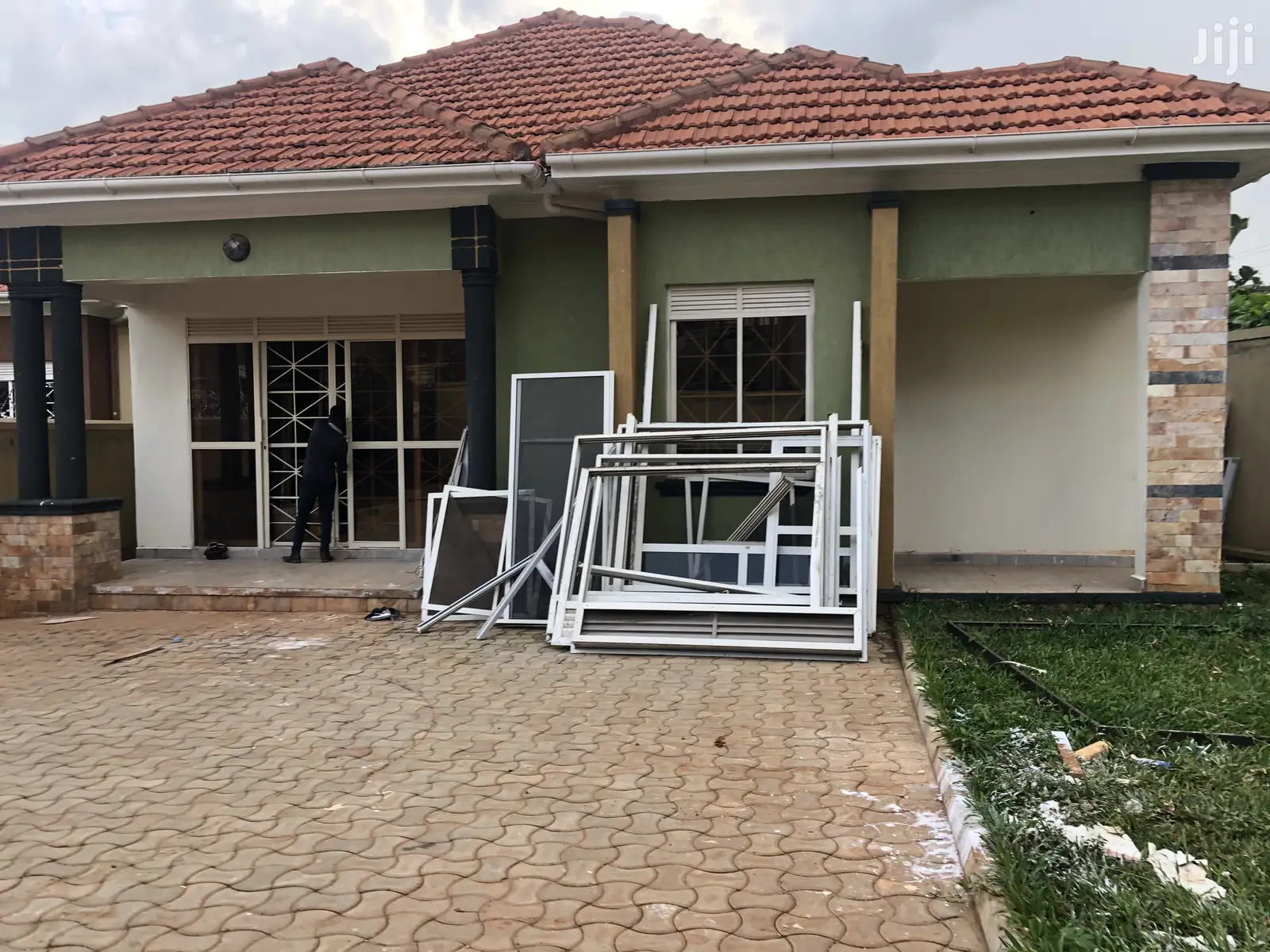 Kira Along Mamerito Road Lovely Home on Sale