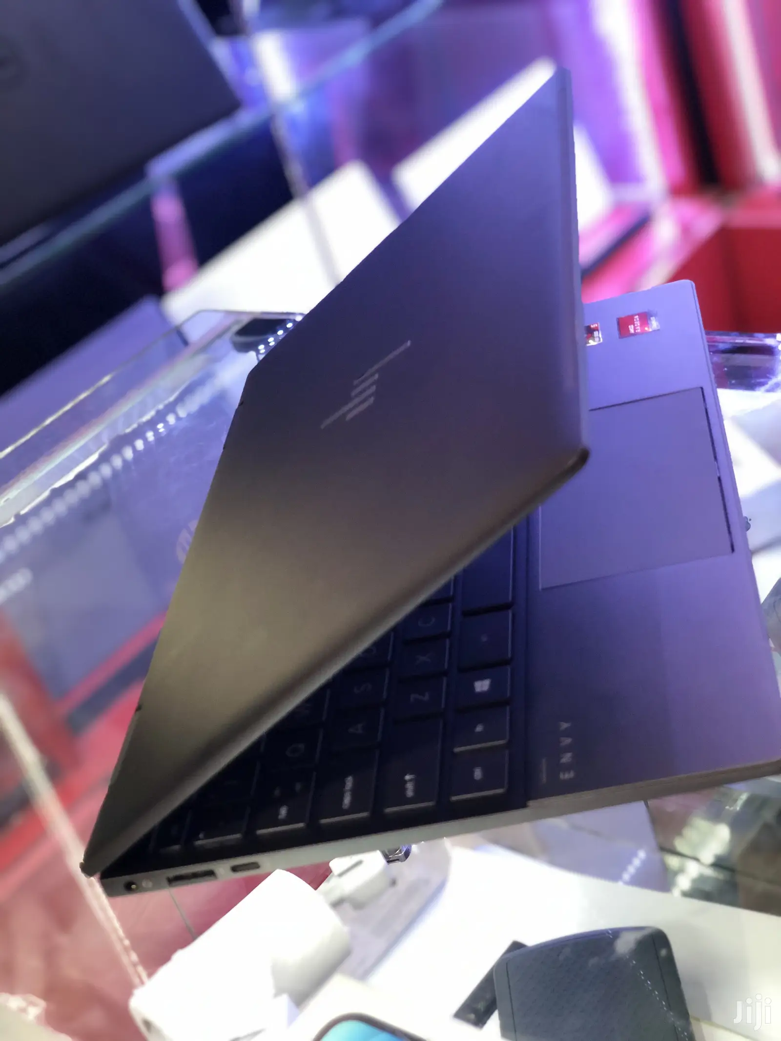 New Laptop HP Envy 13 8GB AMD Ryzen SSD 256GB