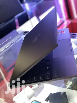 New Laptop HP Envy 13 8GB AMD Ryzen SSD 256GB