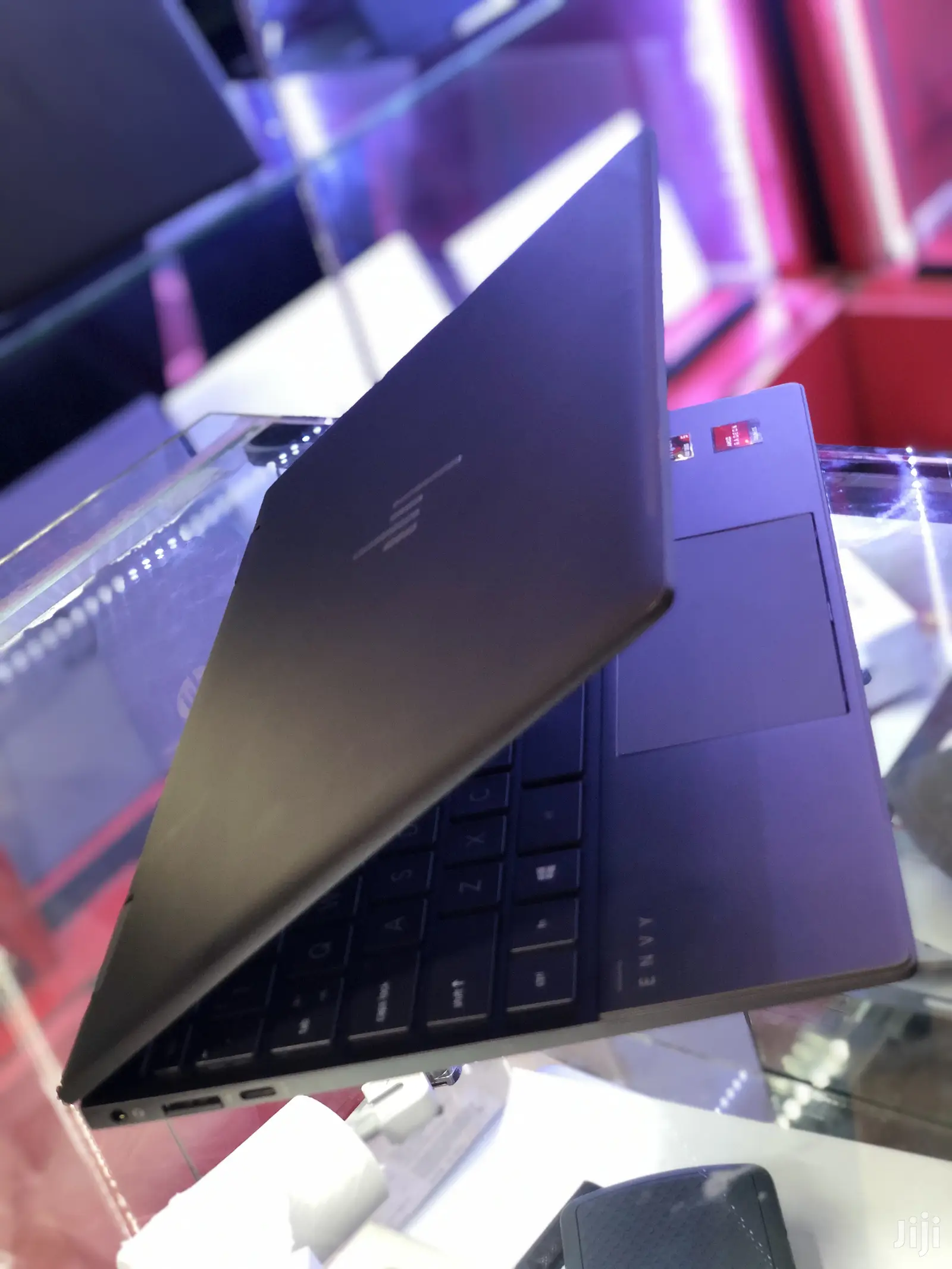 New Laptop HP Envy 13 8GB AMD Ryzen SSD 256GB