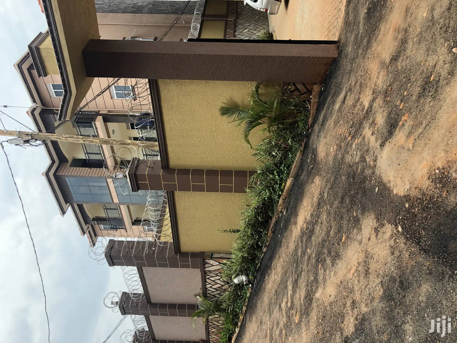 Quick Offer,Classy Apartments in Kisaasi on Sale