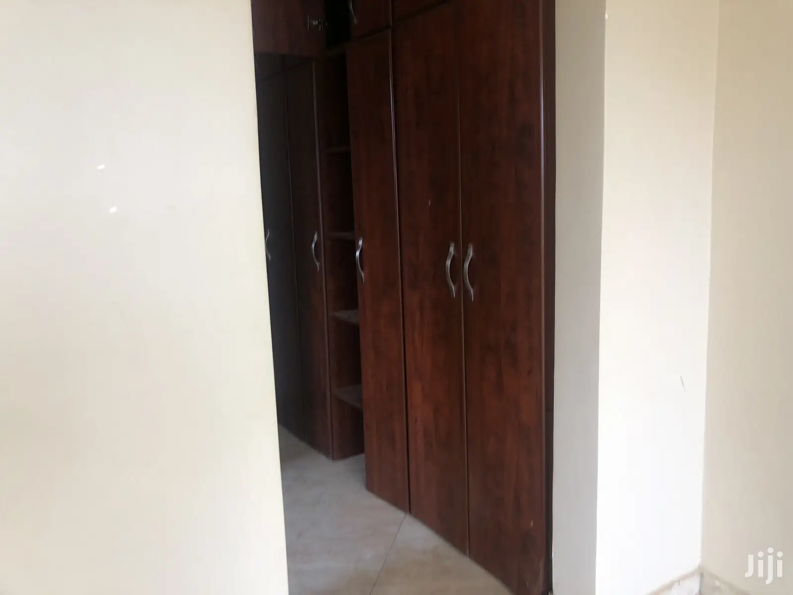 Luxury Mansion In Kira For Sale