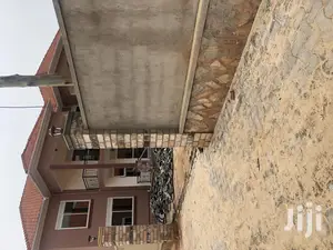 Kira Home With Six Bedrooms on Quick Sell