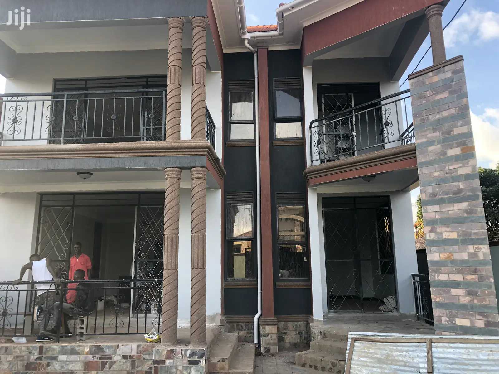 6 Bedroom Mansion At Kira For Sale