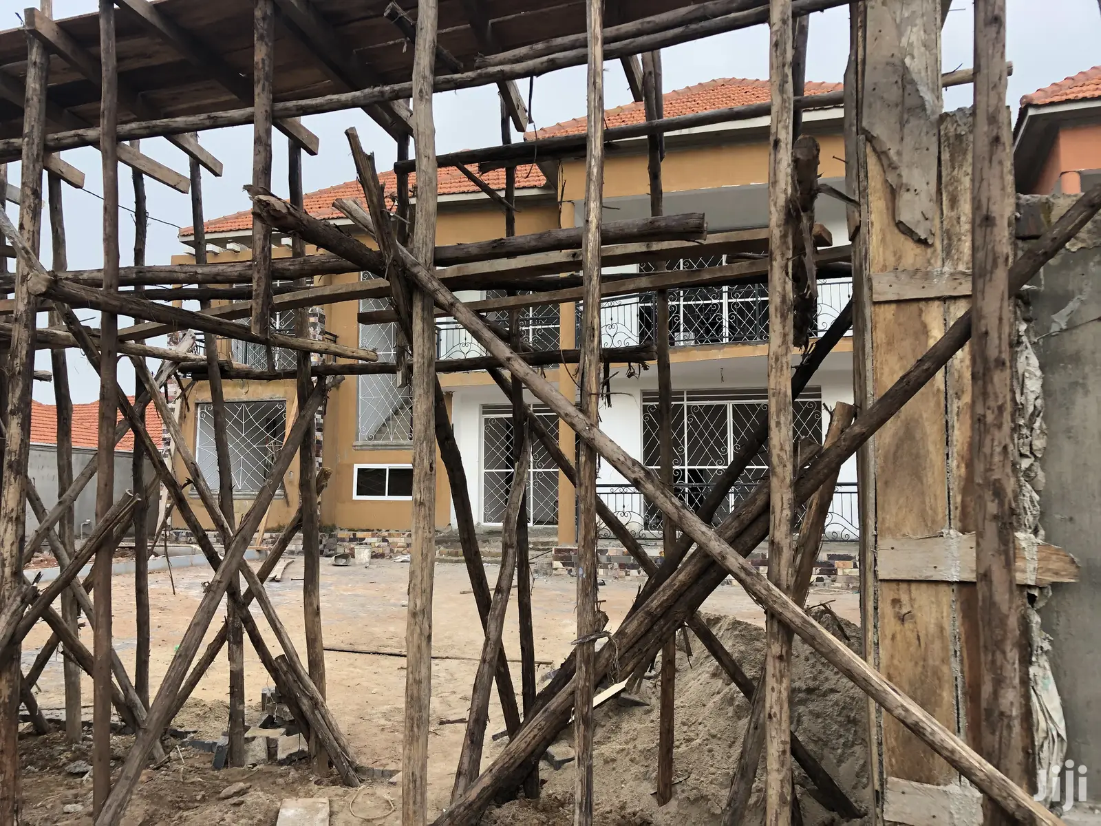Six Bedrooms Mansion In Kira For Sale