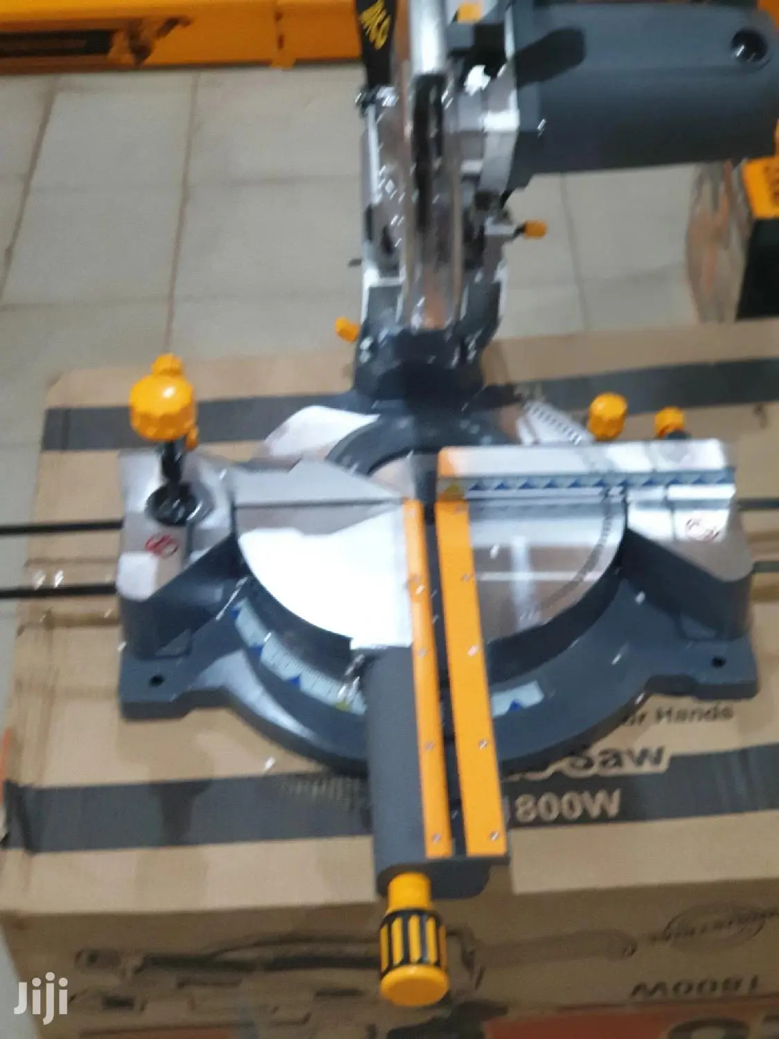 Mitre Saw Machine