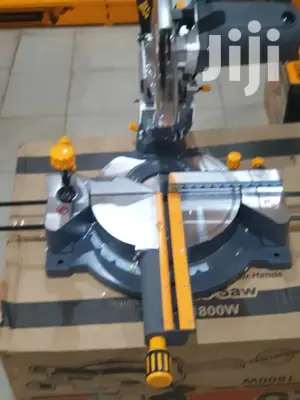 Mitre Saw Machine