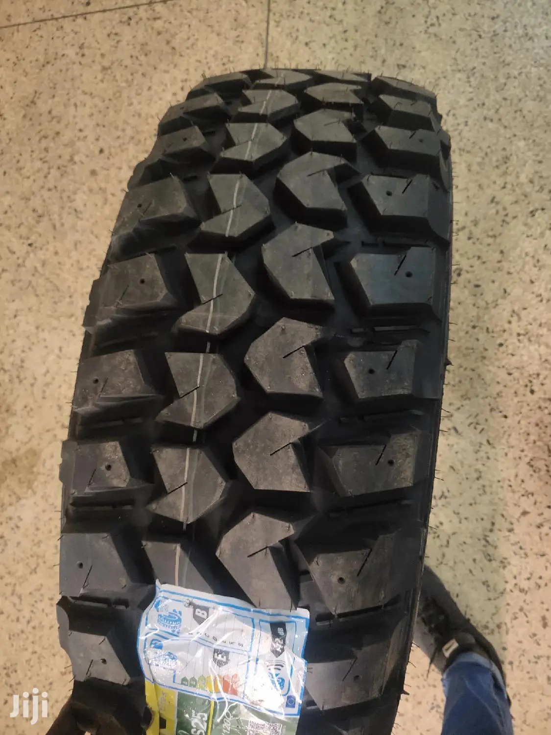 265/75R16 Kapsen Mud Terrain Tires