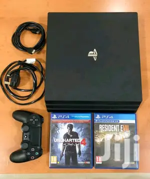 Play Station 4 Slim 500gb With Three Games( First Class)
