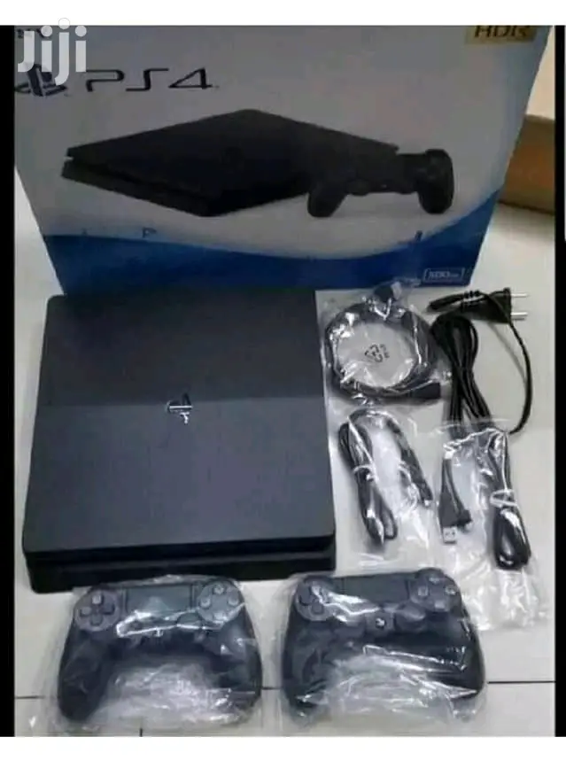Play Station 4 Slim 500gb With Three Games( First Class)