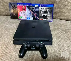 Play Station 4 Slim 500gb With Three Games( First Class)