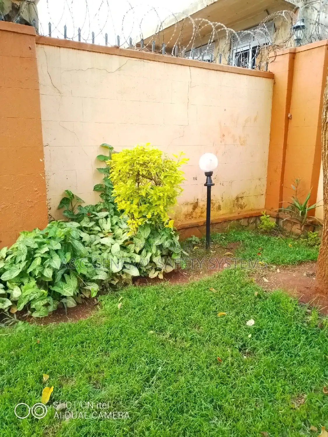 Compound Garden Lights