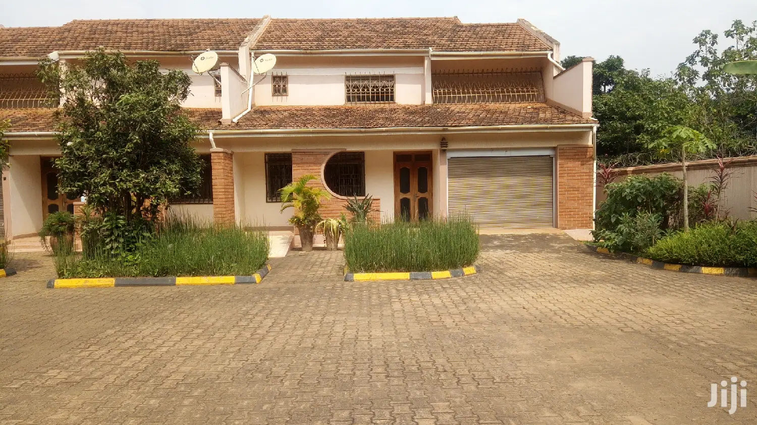 4bdrm Townhouse/Terrace in Kololo Property, Central Division for Rent