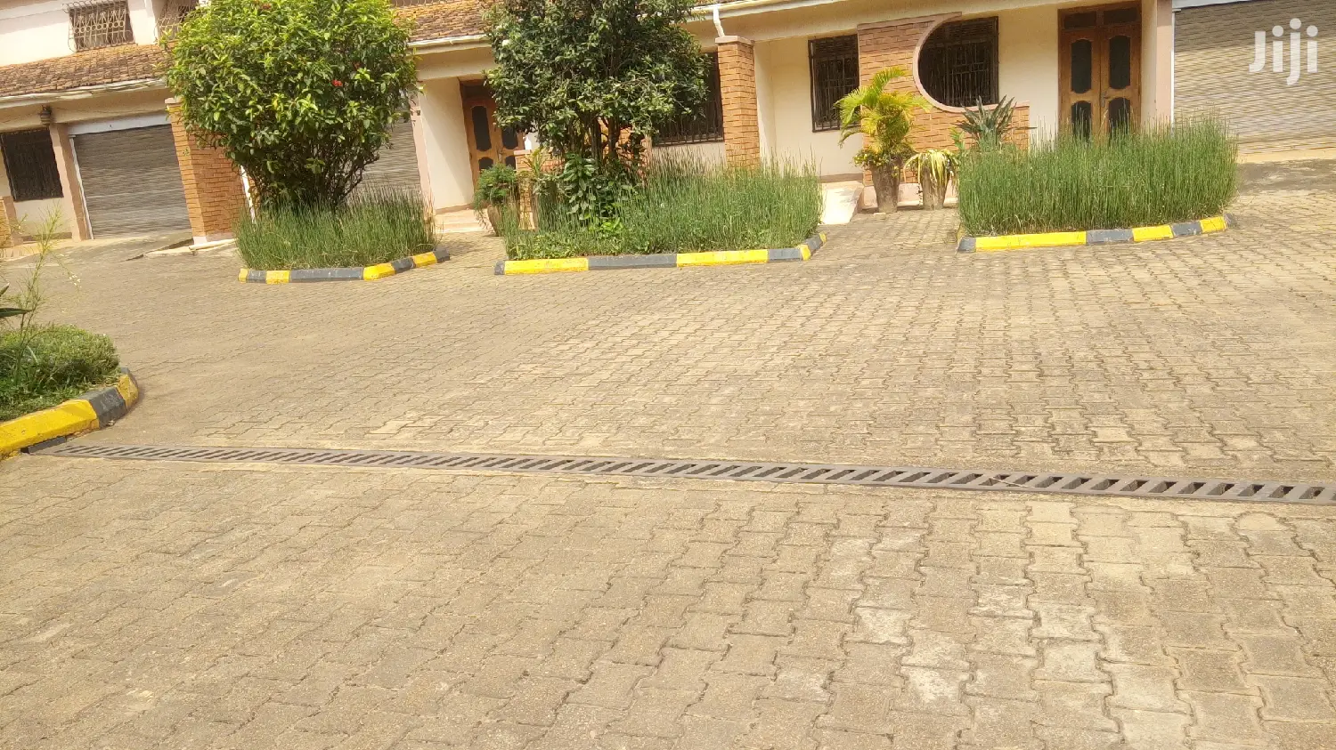 4bdrm Townhouse/Terrace in Kololo Property, Central Division for Rent
