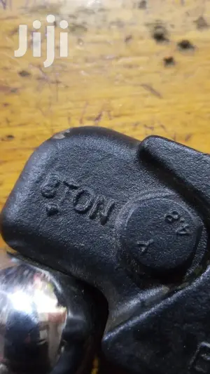 8tons Car Tow Hooks Available