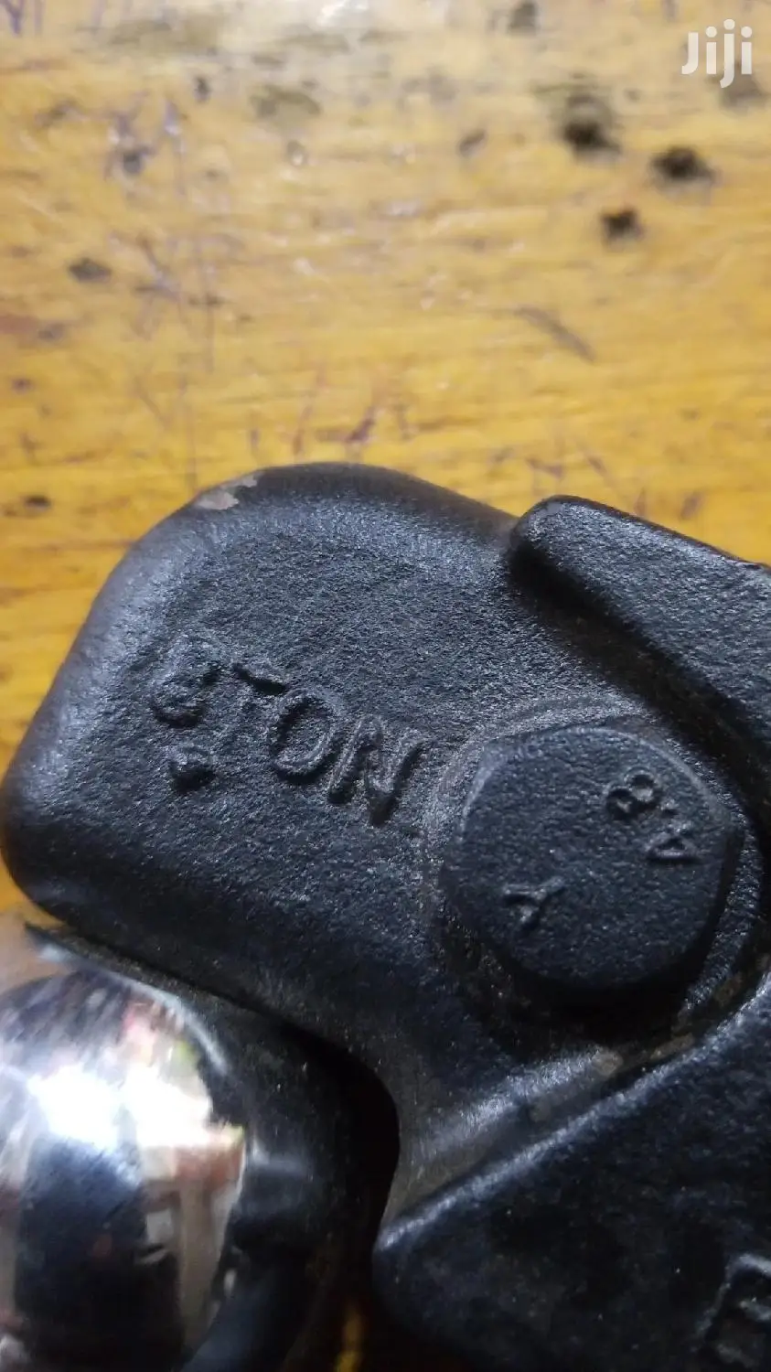 8tons Car Tow Hooks Available