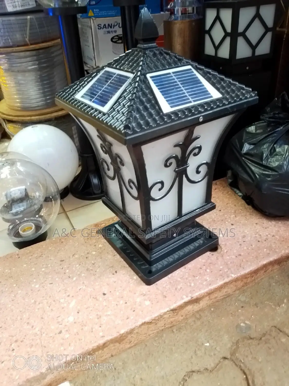 Solar Lights for Your Perimeter Wall and Gadern