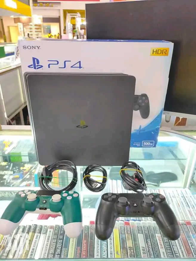 Uk Used Ps4 Slim With 2 Pads and Fifa21