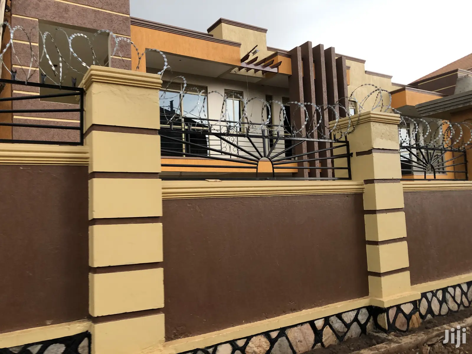 Apartments in Kampala Close to the Tarmack for Sell