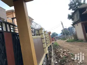 Apartments in Kampala Close to the Tarmack for Sell