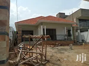 Four Bedrooms Mansion In Kira For Sell