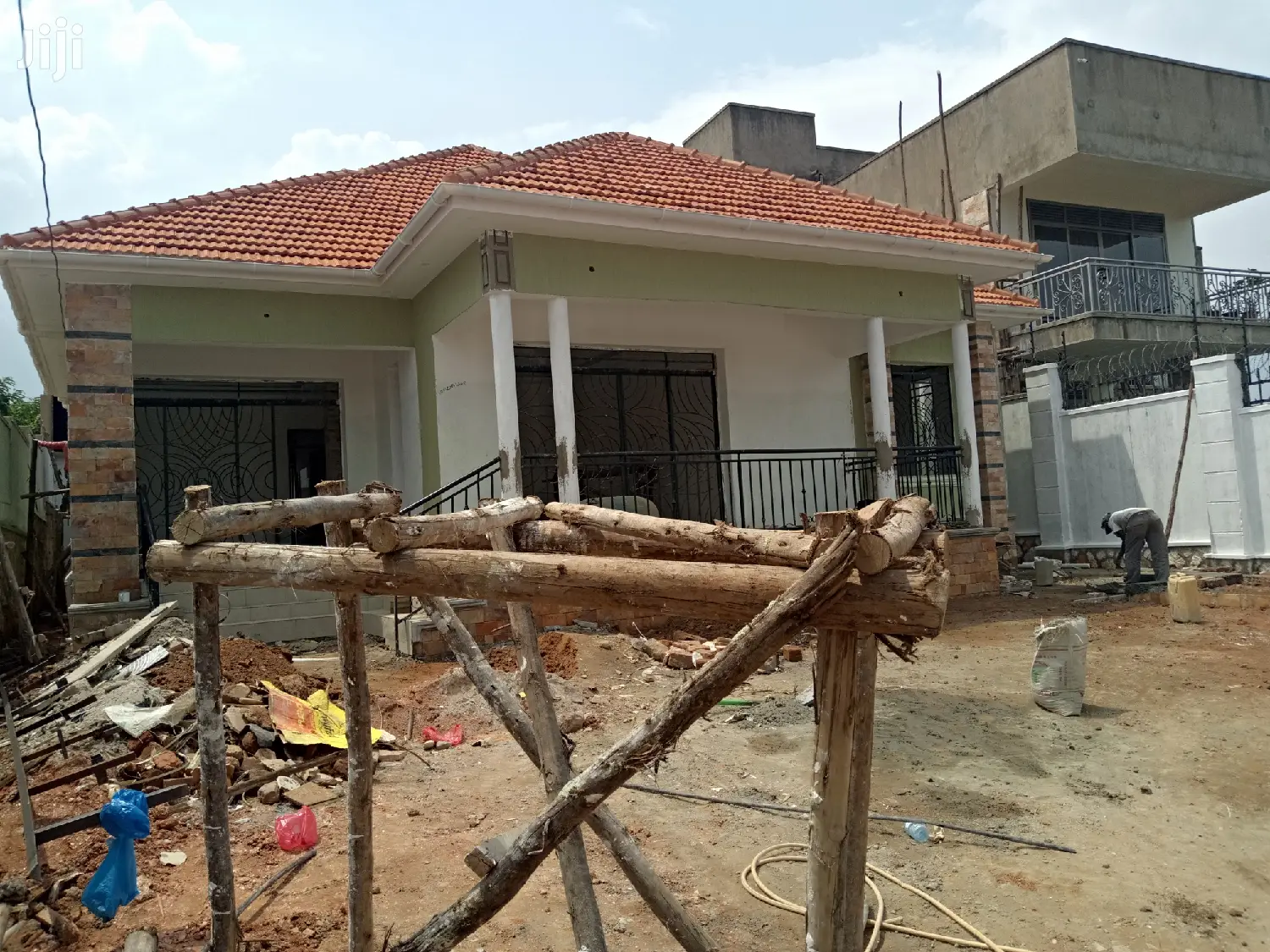 Four Bedrooms Mansion In Kira For Sell