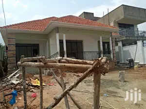Four Bedrooms Mansion In Kira For Sell