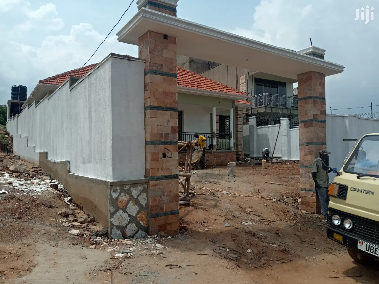 Four Bedrooms Mansion In Kira For Sell