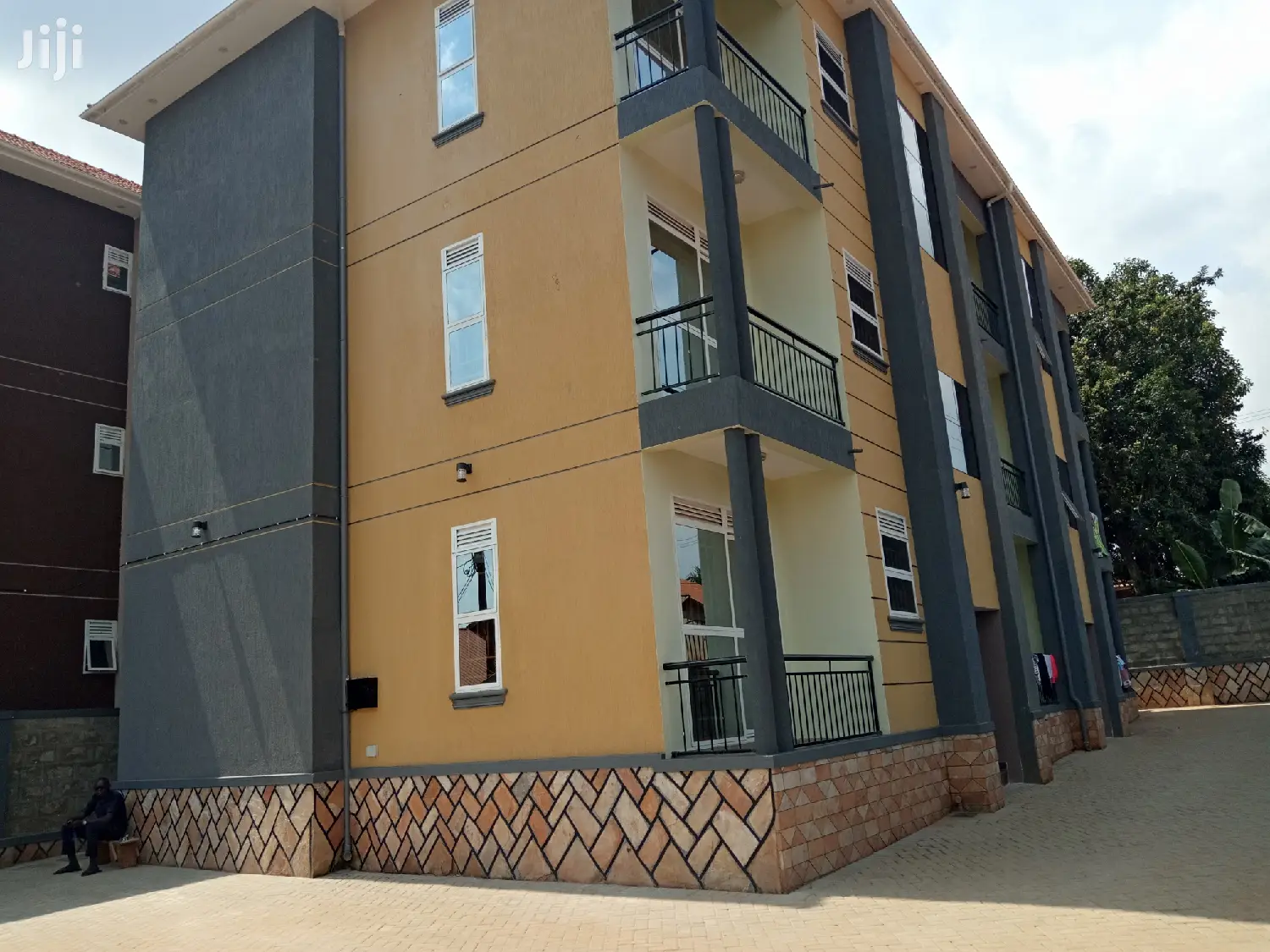 Najjera Superb Living Apartments on Forced Sale