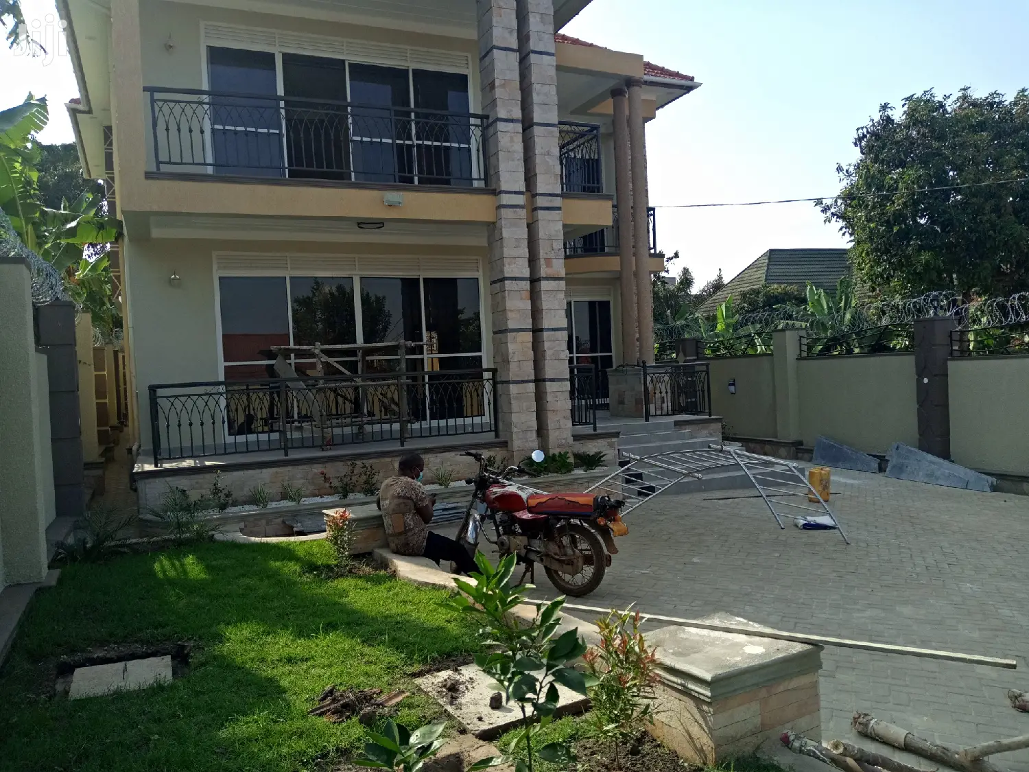 Munyonyo's Palace Lake Viewing Home on Sell