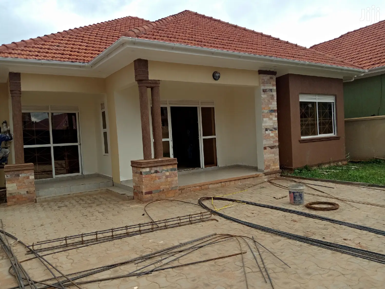 Kira New Crib by the Tarmack on Faster Sell