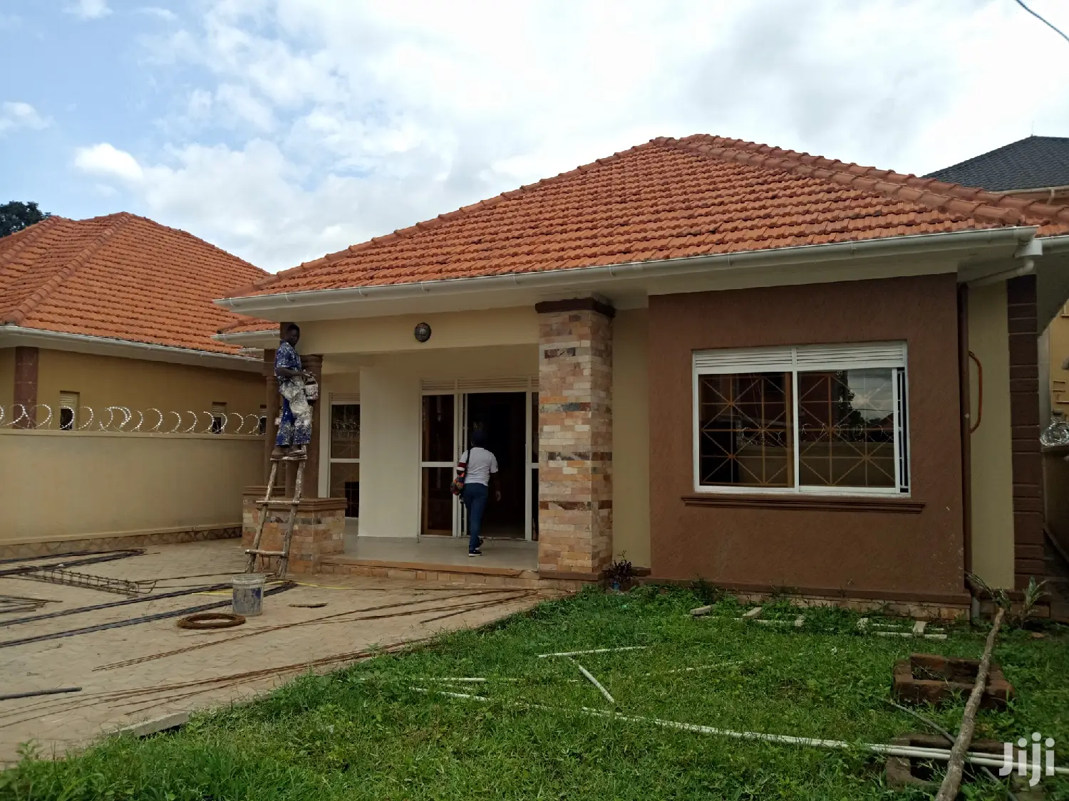 Kira New Crib by the Tarmack on Faster Sell
