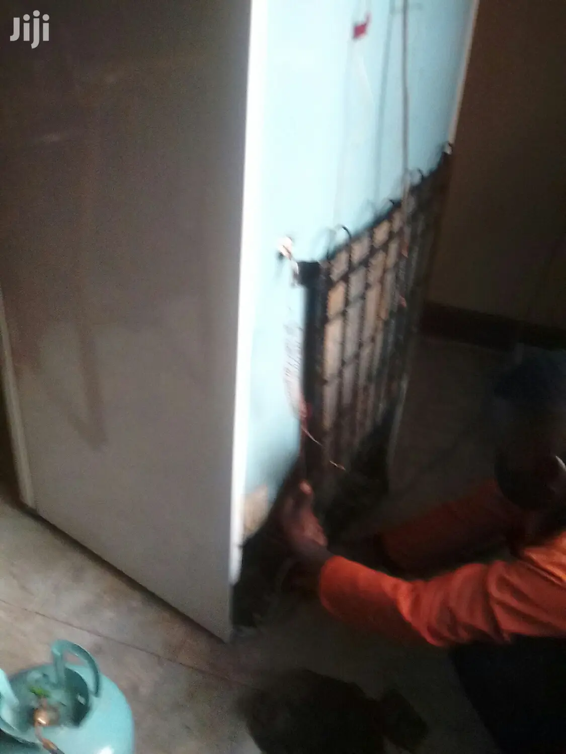 Fridge Repair,Gas Refilling and Spraying