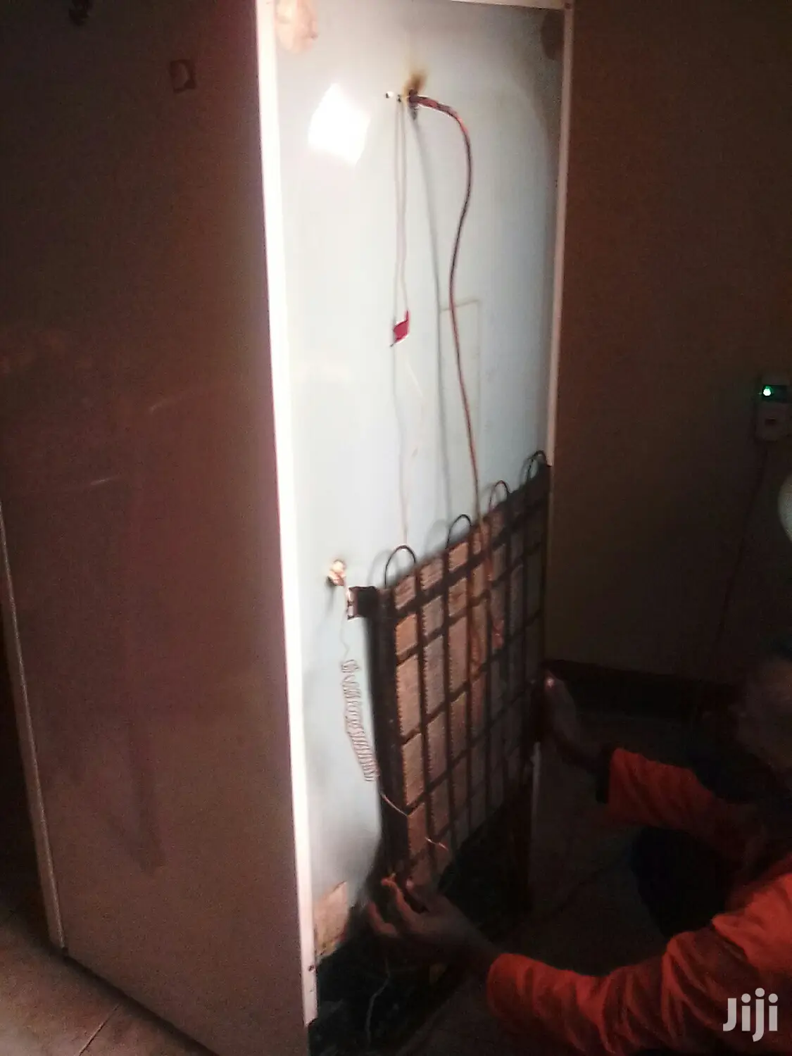 Fridge Repair,Gas Refilling and Spraying