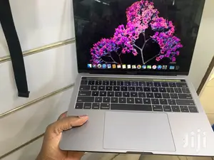 Laptop Apple MacBook Pro 8GB Intel Core I5 SSD 256GB