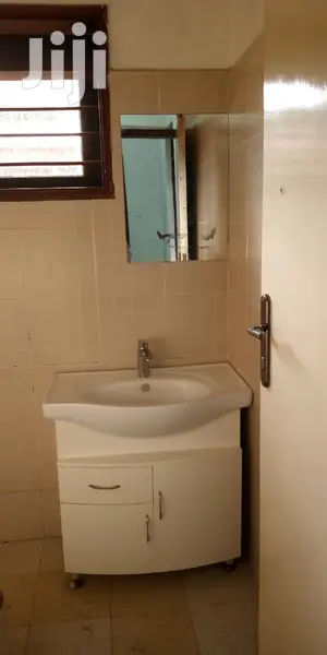 4bdrm Bungalow in Fs Properties, Kampala for rent