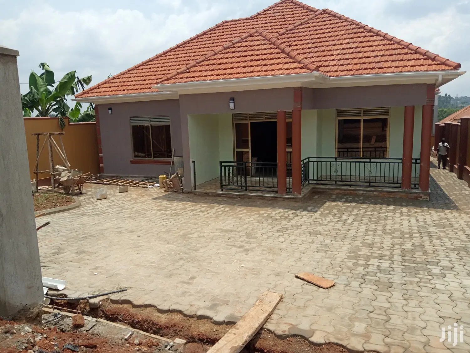 Namugongo Tiled Rood House on Quick Sell