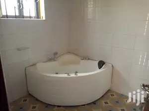 Namugongo Tiled Rood House on Quick Sell