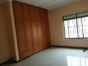 Namugongo Tiled Rood House on Quick Sell